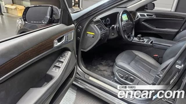 2017 Genesis G80 3.3 GDI Sold VIN KMHGL41DBHU215521 – interior seats 2017 Genesis G80 3.3 GDI Sold VIN KMHGL41DBHU215521 – interior seats