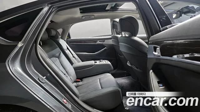 2017 Genesis G80 3.3 GDI Sold VIN KMHGL41DBHU215521 – engine bay 2017 Genesis G80 3.3 GDI Sold VIN KMHGL41DBHU215521 – engine bay