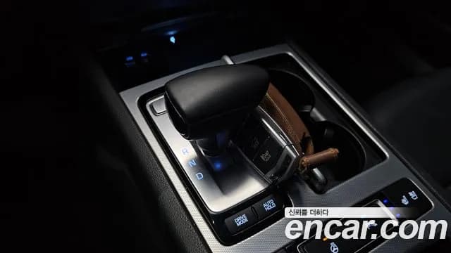 2017 Genesis G80 3.3 GDI Sold VIN KMHGL41DBHU216777 – rear exterior 2017 Genesis G80 3.3 GDI Sold VIN KMHGL41DBHU216777 – rear exterior