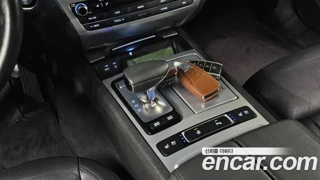2017 Genesis G80 3.3 GDI Sold VIN KMHGL41DBHU217499 – interior seats 2017 Genesis G80 3.3 GDI Sold VIN KMHGL41DBHU217499 – interior seats