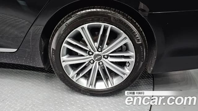 2017 Genesis G80 3.3 GDI Sold VIN KMHGL41DBHU217499 – trunk area 2017 Genesis G80 3.3 GDI Sold VIN KMHGL41DBHU217499 – trunk area