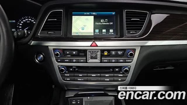 2017 Genesis G80 3.3 GDI Sold VIN KMHGL41DBHU228554 – photo 13 2017 Genesis G80 3.3 GDI Sold VIN KMHGL41DBHU228554 – photo 13