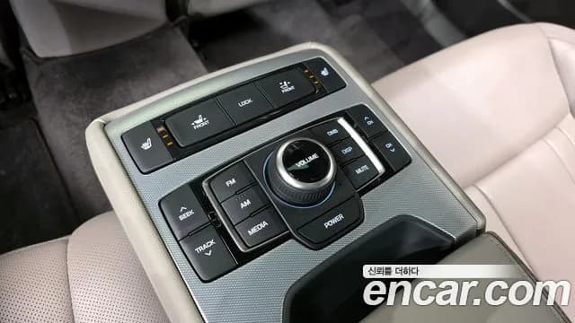 2018 Genesis G80 3.3 GDI Sold VIN KMHGL41DBJU237513 – rear exterior 2018 Genesis G80 3.3 GDI Sold VIN KMHGL41DBJU237513 – rear exterior