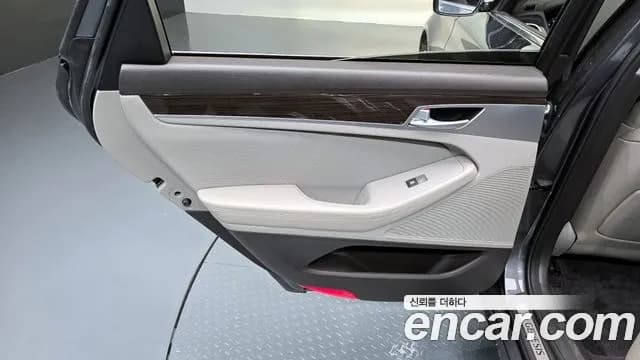 2018 Genesis G80 3.3 GDI Sold VIN KMHGL41DBJU237513 – engine bay 2018 Genesis G80 3.3 GDI Sold VIN KMHGL41DBJU237513 – engine bay