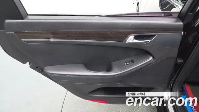 2018 Genesis G80 3.3 GDI Sold VIN KMHGL41DBJU249018 – photo 11 2018 Genesis G80 3.3 GDI Sold VIN KMHGL41DBJU249018 – photo 11