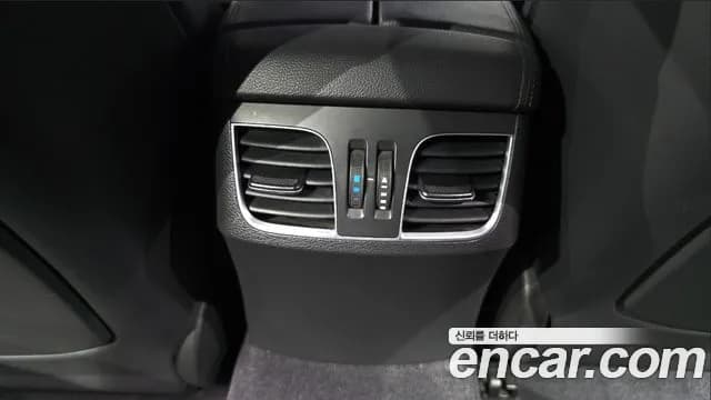 2018 Genesis G80 3.3 GDI Sold VIN KMHGL41DBJU250673 – rear exterior 2018 Genesis G80 3.3 GDI Sold VIN KMHGL41DBJU250673 – rear exterior