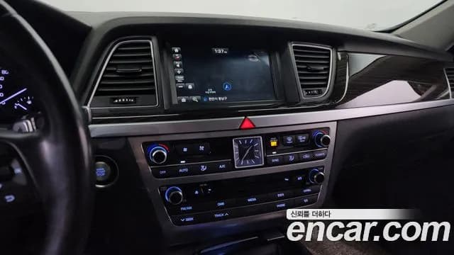 2018 Genesis G80 3.3 GDI Sold VIN KMHGL41DBJU255470 – exterior detail 2018 Genesis G80 3.3 GDI Sold VIN KMHGL41DBJU255470 – exterior detail