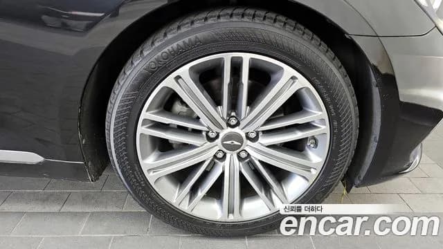 2018 Genesis G80 3.3 GDI Sold VIN KMHGL41DBJU257990 – exterior detail 2018 Genesis G80 3.3 GDI Sold VIN KMHGL41DBJU257990 – exterior detail