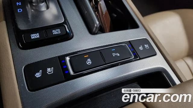 2018 Genesis G80 3.3 GDI Sold VIN KMHGL41DBJU258722 – rear exterior 2018 Genesis G80 3.3 GDI Sold VIN KMHGL41DBJU258722 – rear exterior