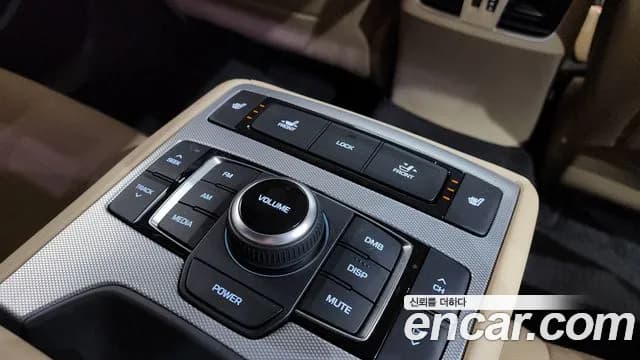 2018 Genesis G80 3.3 GDI Sold VIN KMHGL41DBJU258722 – undercarriage 2018 Genesis G80 3.3 GDI Sold VIN KMHGL41DBJU258722 – undercarriage