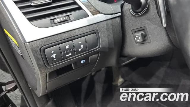 2018 Genesis G80 3.3 GDI Sold VIN KMHGL41DBJU265939 – undercarriage 2018 Genesis G80 3.3 GDI Sold VIN KMHGL41DBJU265939 – undercarriage