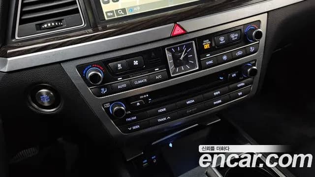 2018 Genesis G80 3.3 GDI Sold VIN KMHGL41DBJU265939 – photo 13 2018 Genesis G80 3.3 GDI Sold VIN KMHGL41DBJU265939 – photo 13