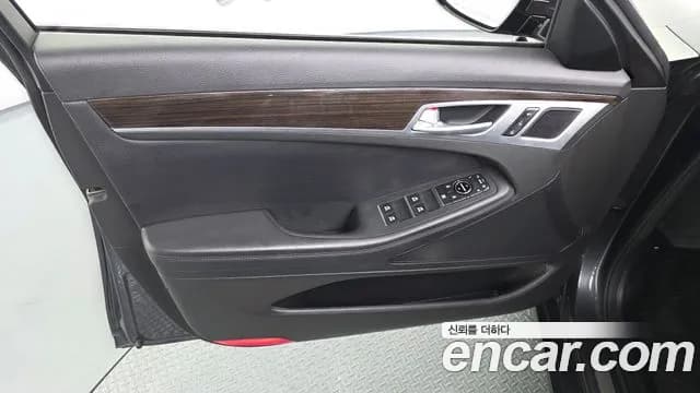 2018 Genesis G80 3.3 GDI Sold VIN KMHGL41DBJU275948 – photo 11 2018 Genesis G80 3.3 GDI Sold VIN KMHGL41DBJU275948 – photo 11
