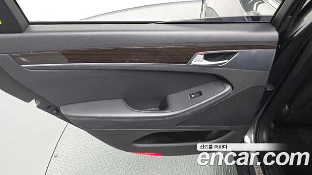 2018 Genesis G80 3.3 GDI Sold VIN KMHGL41DBJU275948 – photo 18 2018 Genesis G80 3.3 GDI Sold VIN KMHGL41DBJU275948 – photo 18