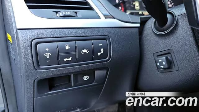2018 Genesis G80 3.3 GDI Sold VIN KMHGL41DBJU283461 – interior seats 2018 Genesis G80 3.3 GDI Sold VIN KMHGL41DBJU283461 – interior seats