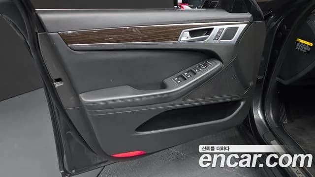 2019 Genesis G80 3.3 GDI Sold VIN KMHGL41DBKU300655 – side profile 2019 Genesis G80 3.3 GDI Sold VIN KMHGL41DBKU300655 – side profile