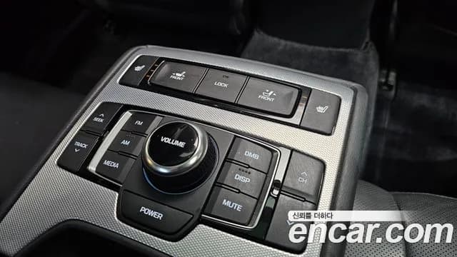 2019 Genesis G80 3.3 GDI Sold VIN KMHGL41DBKU311534 – undercarriage 2019 Genesis G80 3.3 GDI Sold VIN KMHGL41DBKU311534 – undercarriage