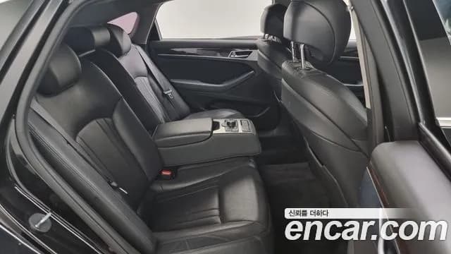 2019 Genesis G80 3.3 GDI Sold VIN KMHGL41DBKU322396 – exterior detail 2019 Genesis G80 3.3 GDI Sold VIN KMHGL41DBKU322396 – exterior detail