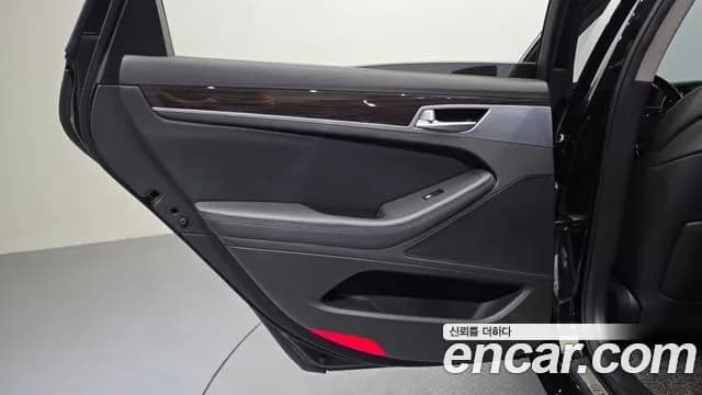 2017 Genesis G80 3.3 GDI AWD Sold VIN KMHGL41DDHU217984 – photo 13 2017 Genesis G80 3.3 GDI AWD Sold VIN KMHGL41DDHU217984 – photo 13