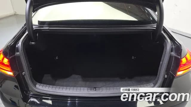 2017 Genesis G80 3.3 GDI AWD Sold VIN KMHGL41DDHU217984 – photo 15 2017 Genesis G80 3.3 GDI AWD Sold VIN KMHGL41DDHU217984 – photo 15