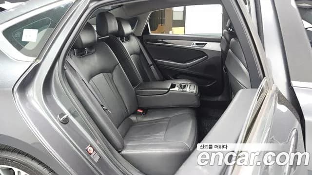 2017 Genesis G80 3.3 GDI AWD Sold VIN KMHGL41DDHU218596 – photo 11 2017 Genesis G80 3.3 GDI AWD Sold VIN KMHGL41DDHU218596 – photo 11
