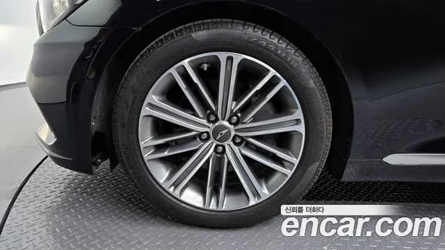 2017 Genesis G80 3.3 GDI AWD Sold VIN KMHGL41DDHU225465 – undercarriage 2017 Genesis G80 3.3 GDI AWD Sold VIN KMHGL41DDHU225465 – undercarriage