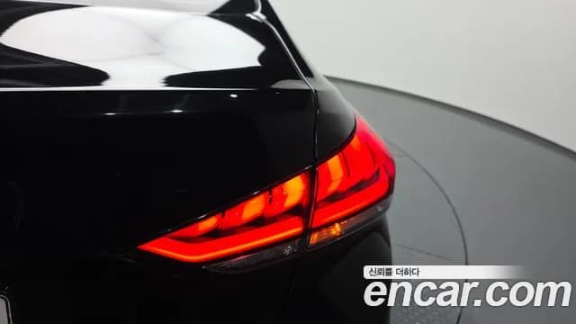 2017 Genesis G80 3.3 GDI AWD Sold VIN KMHGL41DDHU235695 – photo 13 2017 Genesis G80 3.3 GDI AWD Sold VIN KMHGL41DDHU235695 – photo 13