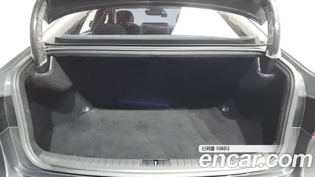 2018 Genesis G80 3.3 GDI AWD Sold VIN KMHGL41DDJU238231 – photo 15 2018 Genesis G80 3.3 GDI AWD Sold VIN KMHGL41DDJU238231 – photo 15