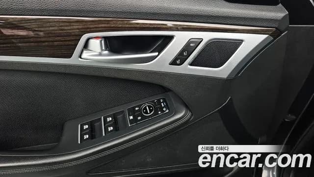 2018 Genesis G80 3.3 GDI AWD Sold VIN KMHGL41DDJU267377 – photo 16 2018 Genesis G80 3.3 GDI AWD Sold VIN KMHGL41DDJU267377 – photo 16