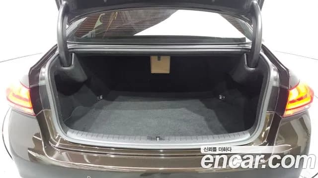 2018 Genesis G80 3.3 GDI AWD Sold VIN KMHGL41DDJU289476 – front exterior 2018 Genesis G80 3.3 GDI AWD Sold VIN KMHGL41DDJU289476 – front exterior