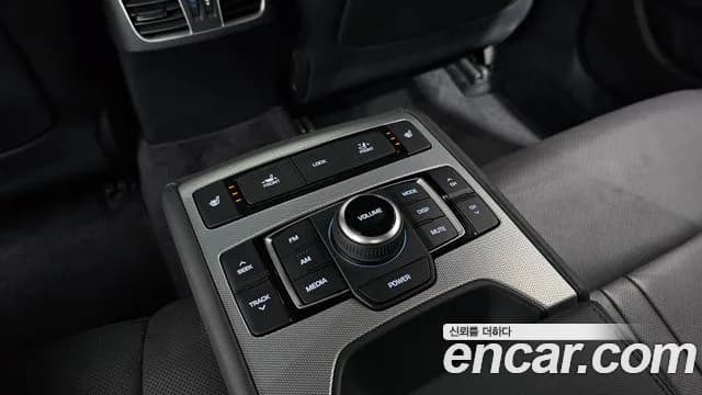 2018 Genesis G80 3.3 GDI AWD Sold VIN KMHGL41DDJU292826 – photo 18 2018 Genesis G80 3.3 GDI AWD Sold VIN KMHGL41DDJU292826 – photo 18