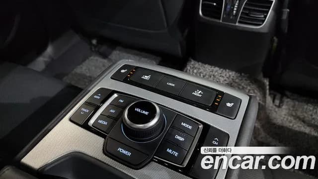 2018 Genesis G80 3.3 GDI AWD Sold VIN KMHGL41DDJU297415 – photo 17 2018 Genesis G80 3.3 GDI AWD Sold VIN KMHGL41DDJU297415 – photo 17