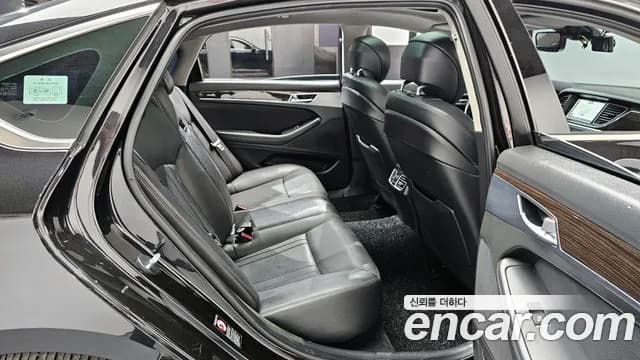 2019 Genesis G80 3.3 GDI AWD Sold VIN KMHGL41DDKU312812 – trunk area 2019 Genesis G80 3.3 GDI AWD Sold VIN KMHGL41DDKU312812 – trunk area
