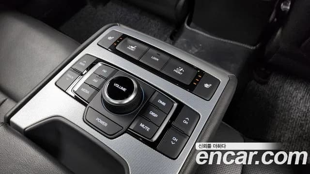 2019 Genesis G80 3.3 GDI AWD Sold VIN KMHGL41DDKU319348 – dashboard 2019 Genesis G80 3.3 GDI AWD Sold VIN KMHGL41DDKU319348 – dashboard