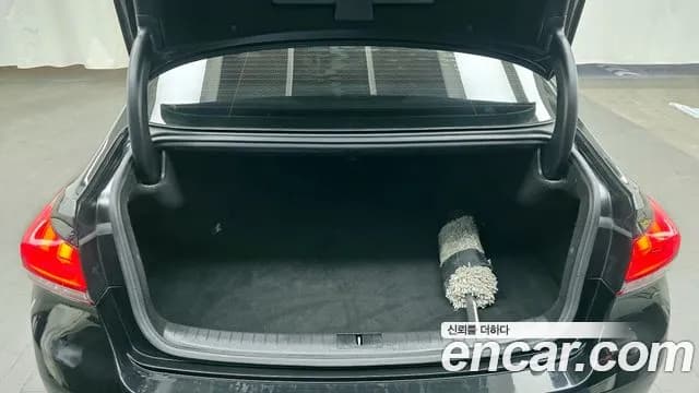 2019 Genesis G80 3.3 GDI AWD Sold VIN KMHGL41DDKU331719 – rear exterior 2019 Genesis G80 3.3 GDI AWD Sold VIN KMHGL41DDKU331719 – rear exterior