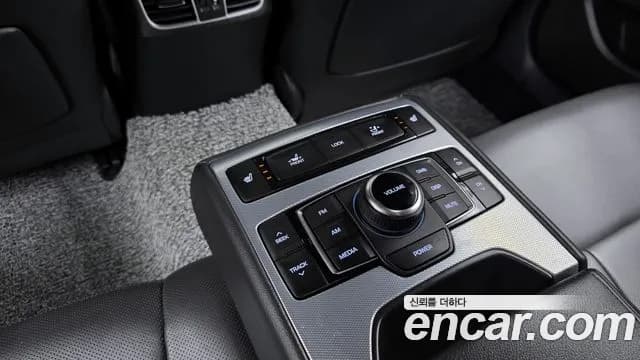 2019 Genesis G80 3.3 GDI AWD Sold VIN KMHGL41DDKU331719 – photo 14 2019 Genesis G80 3.3 GDI AWD Sold VIN KMHGL41DDKU331719 – photo 14