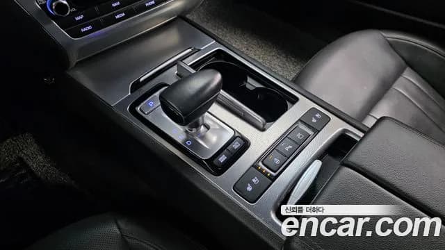 2019 Genesis G80 3.3 GDI AWD Sold VIN KMHGL41DDKU331719 – photo 19 2019 Genesis G80 3.3 GDI AWD Sold VIN KMHGL41DDKU331719 – photo 19