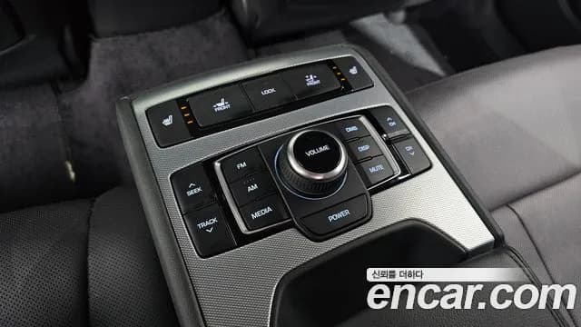 2020 Genesis G80 3.3 GDI AWD Sold VIN KMHGL41DDLU343313 – trunk area 2020 Genesis G80 3.3 GDI AWD Sold VIN KMHGL41DDLU343313 – trunk area
