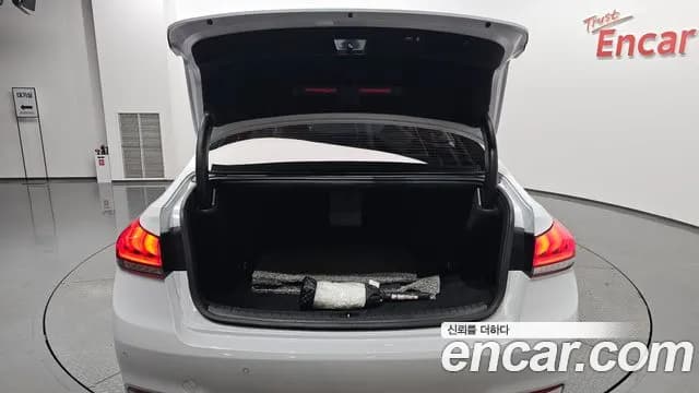 2019 Genesis G80 2.2D AWD Sold VIN KMHGM412DKU314367 – interior seats 2019 Genesis G80 2.2D AWD Sold VIN KMHGM412DKU314367 – interior seats