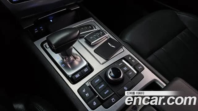 2017 Genesis G80 3.3 GDI Sold VIN KMHGM41DBHU212140 – interior seats 2017 Genesis G80 3.3 GDI Sold VIN KMHGM41DBHU212140 – interior seats