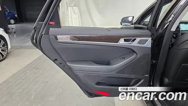 2017 Genesis G80 3.3 GDI Sold VIN KMHGM41DBHU217715 – side profile 2017 Genesis G80 3.3 GDI Sold VIN KMHGM41DBHU217715 – side profile