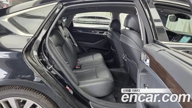 2017 Genesis G80 3.3 GDI Sold VIN KMHGM41DBHU217715 – exterior detail 2017 Genesis G80 3.3 GDI Sold VIN KMHGM41DBHU217715 – exterior detail