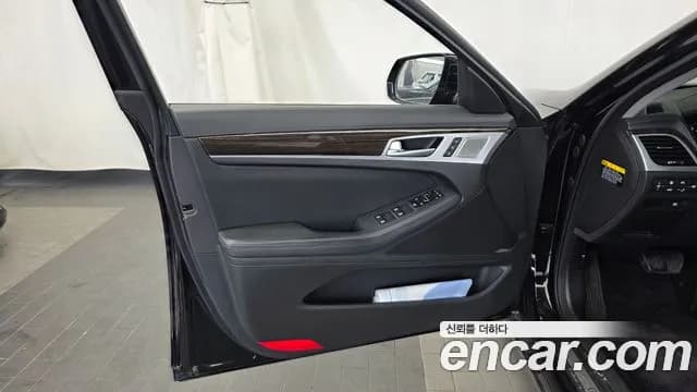 2017 Genesis G80 3.3 GDI Sold VIN KMHGM41DBHU217715 – photo 31 2017 Genesis G80 3.3 GDI Sold VIN KMHGM41DBHU217715 – photo 31