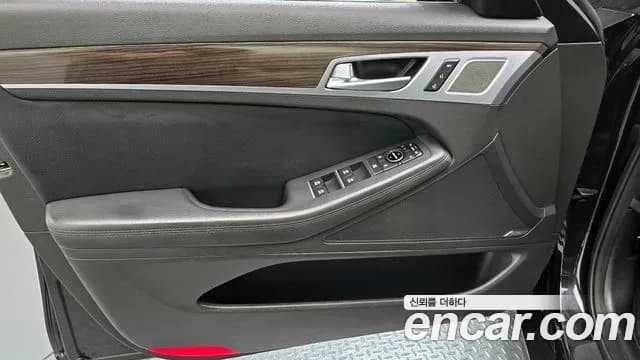 2017 Genesis G80 3.3 GDI Sold VIN KMHGM41DBHU236126 – side profile 2017 Genesis G80 3.3 GDI Sold VIN KMHGM41DBHU236126 – side profile