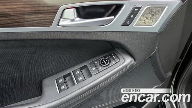 2017 Genesis G80 3.3 GDI Sold VIN KMHGM41DBHU236126 – photo 12 2017 Genesis G80 3.3 GDI Sold VIN KMHGM41DBHU236126 – photo 12