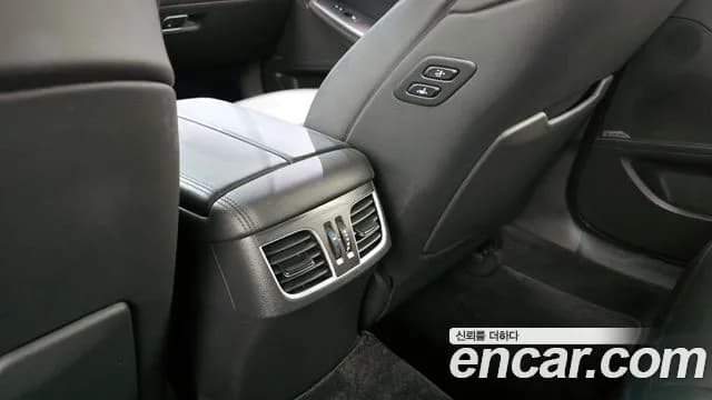 2017 Genesis G80 3.3 GDI Sold VIN KMHGM41DBHU236126 – photo 18 2017 Genesis G80 3.3 GDI Sold VIN KMHGM41DBHU236126 – photo 18
