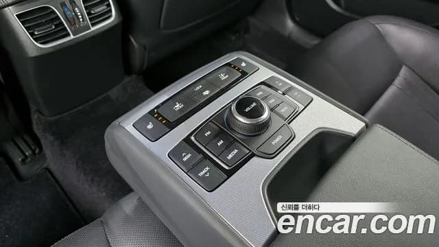 2017 Genesis G80 3.3 GDI Sold VIN KMHGM41DBHU236126 – photo 23 2017 Genesis G80 3.3 GDI Sold VIN KMHGM41DBHU236126 – photo 23