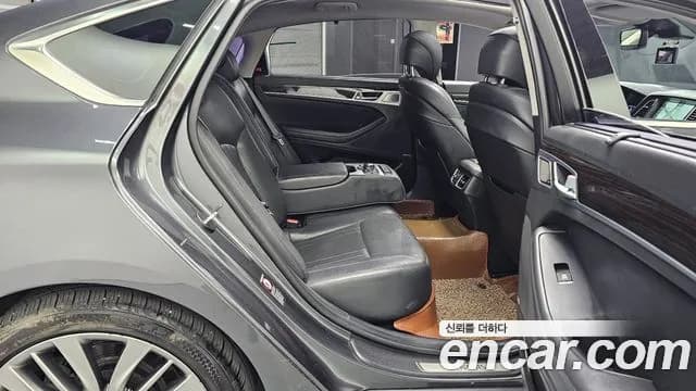 2017 Genesis G80 3.3 GDI Sold VIN KMHGM41DBHU236653 – front exterior 2017 Genesis G80 3.3 GDI Sold VIN KMHGM41DBHU236653 – front exterior