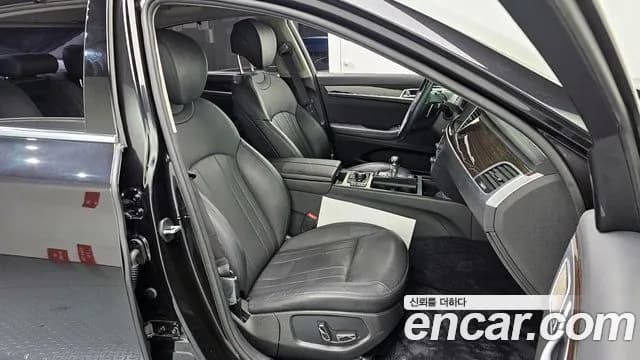 2018 Genesis G80 3.3 GDI Sold VIN KMHGM41DBJU275094 – trunk area 2018 Genesis G80 3.3 GDI Sold VIN KMHGM41DBJU275094 – trunk area
