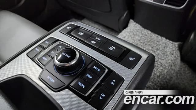 2018 Genesis G80 3.3 GDI Sold VIN KMHGM41DBJU291058 – photo 11 2018 Genesis G80 3.3 GDI Sold VIN KMHGM41DBJU291058 – photo 11